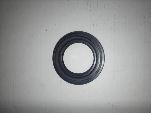 Сальник полуоси правый 2303131-001