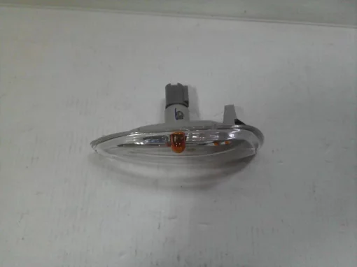 Покажчик повороту на крилі правий 50018861